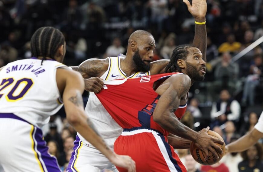 Lakers’ Defense Faces a Big Challenge Against the Rockets on Christmas Day