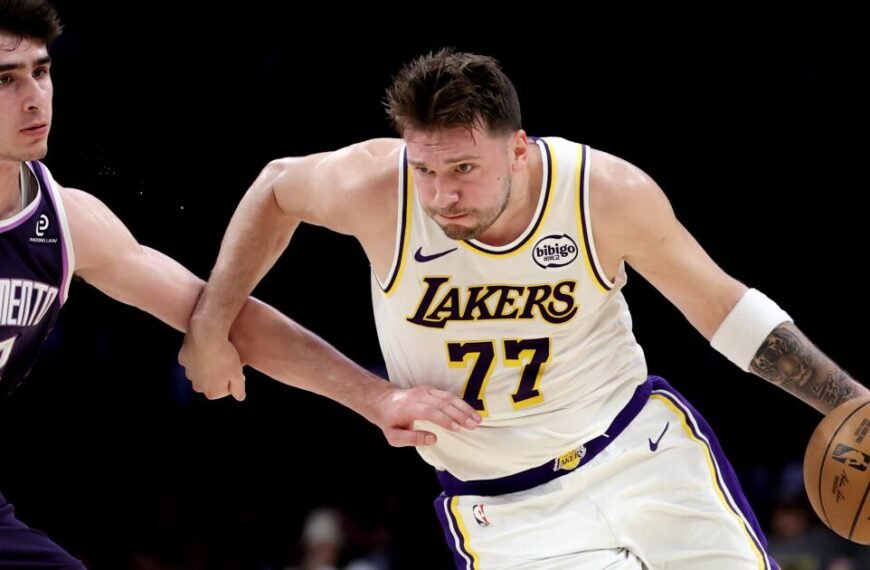 Lakers Highlights: Nick Smith Jr. Steps Up in Win Against the Kings While Austin Reaves is Out