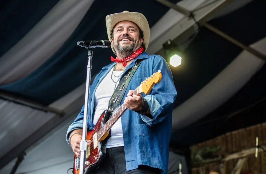 Mavericks Frontman Raul Malo Passes Away at 60 After Courageous Fight with Cancer