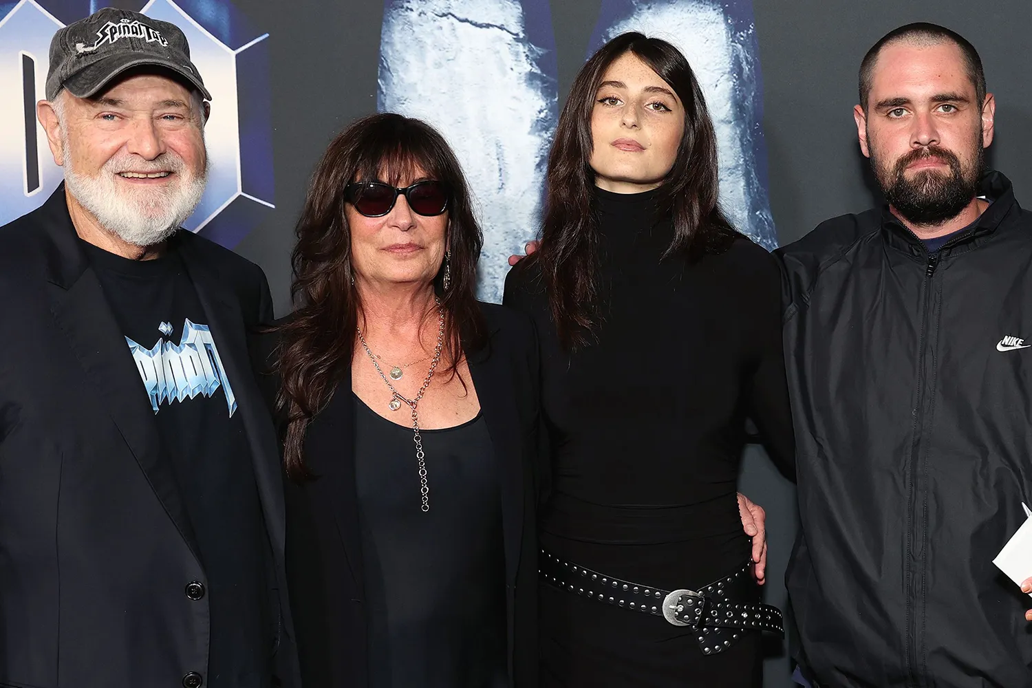  Rob Reiner, Michele Singer Reiner, Romy Reiner, Nick Reiner at the Bleecker Street's "Spinal Tap II: The End Continues" Los Angeles premiere 