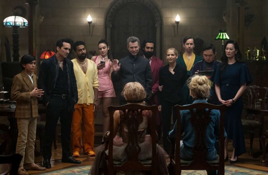 Sarah Michelle Gellar Chases Samara Weaving and Kathryn Newton in New Trailer for Ready or Not 2: Here I Come