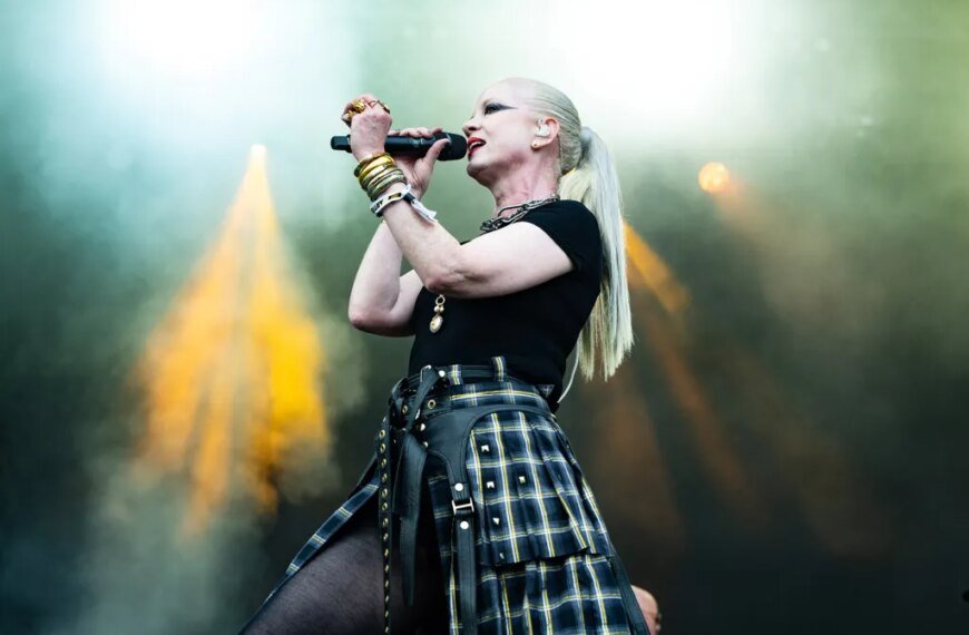 Shirley Manson Talks About the Bondi Beach Shooting During Garbage's Sydney Opera House Performance