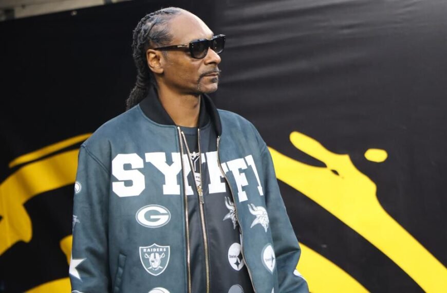 Snoop Dogg to Host a Fun Holiday Halftime Party During the Lions-Vikings Christmas Day Game on Netflix