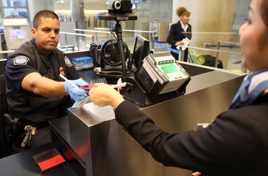 Southern California Immigrant Families Share Concerns About Holiday Travel