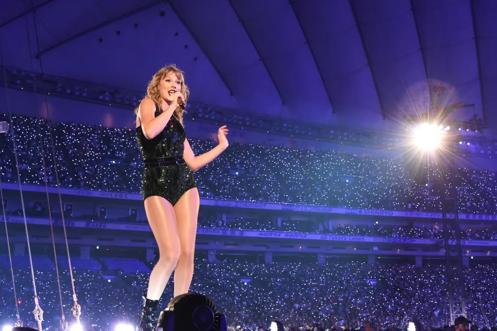 Taylor Swift Fans Spot New Lyrics from 'Reputation' on Apple Music: 'If He Calls Me a B—h …'