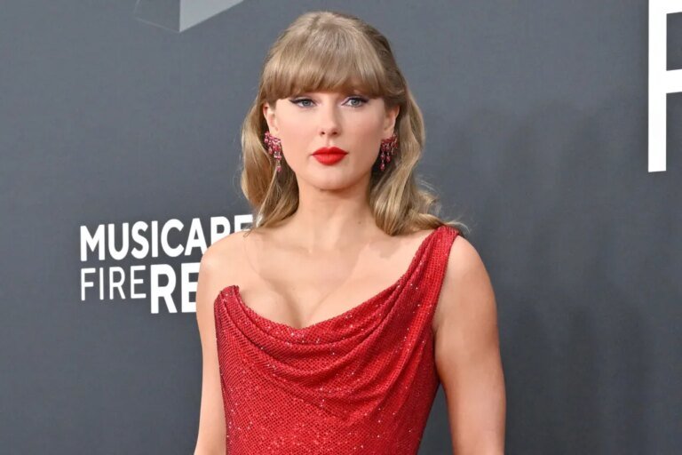 Taylor Swift Gives $1 Million to Support Families in Need This Holiday Season