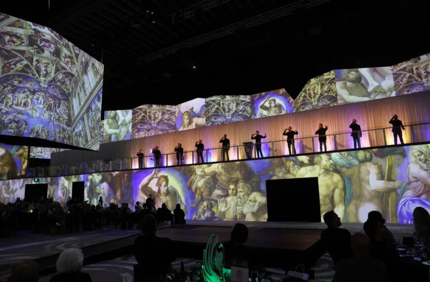 Ten Tenors Honored with Keys to the City of Brisbane