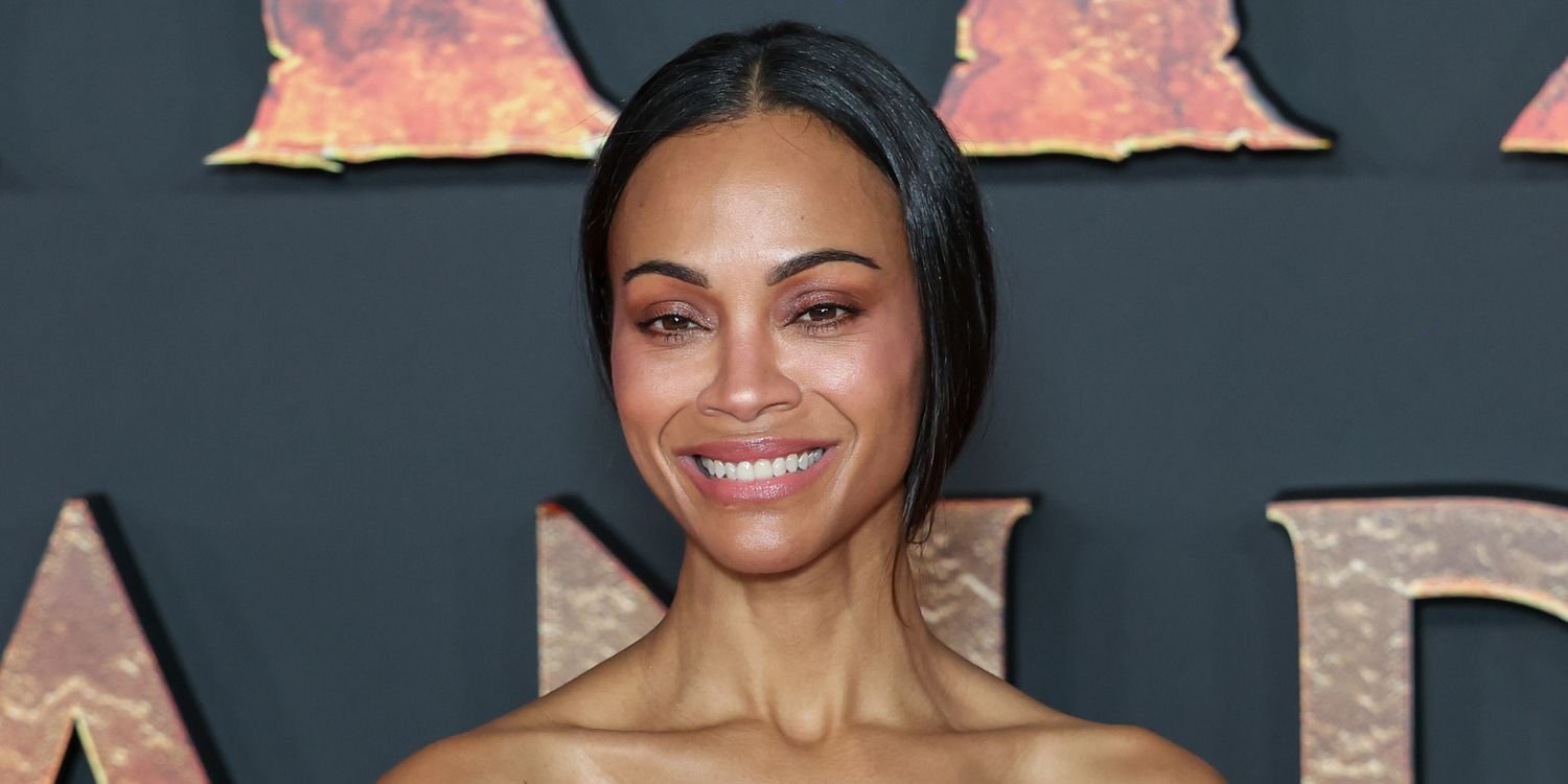 Zoe Saldaña Celebrates Christmas in a Fun and Festive Outfit