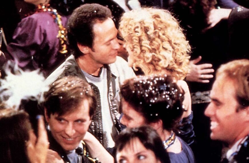 The Story Behind 'Auld Lang Syne' and Why We Sing It Every New Year's Eve