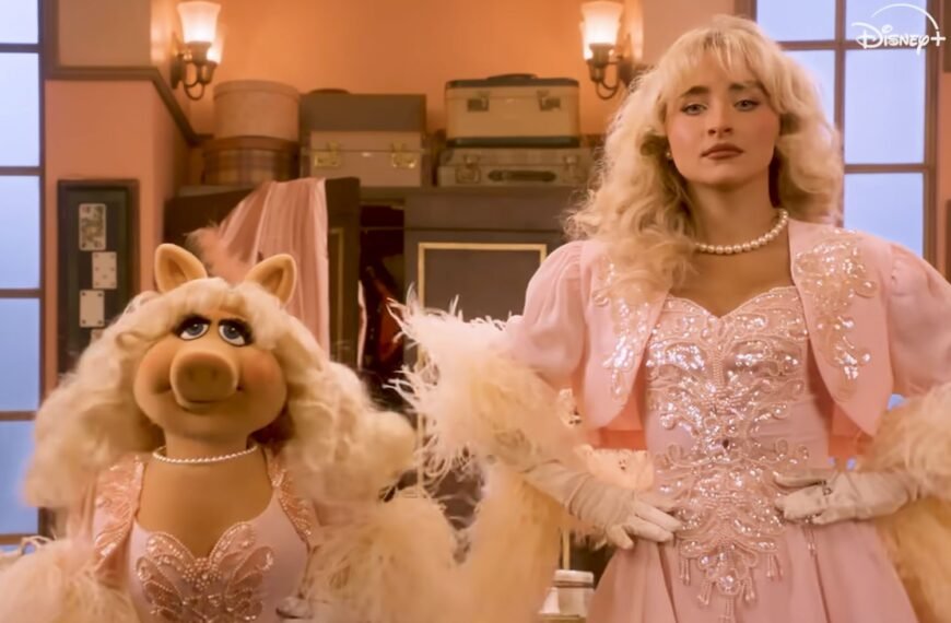 Sabrina Carpenter Celebrates Miss Piggy as an Icon in New Teaser for The Muppet Show's Comeback