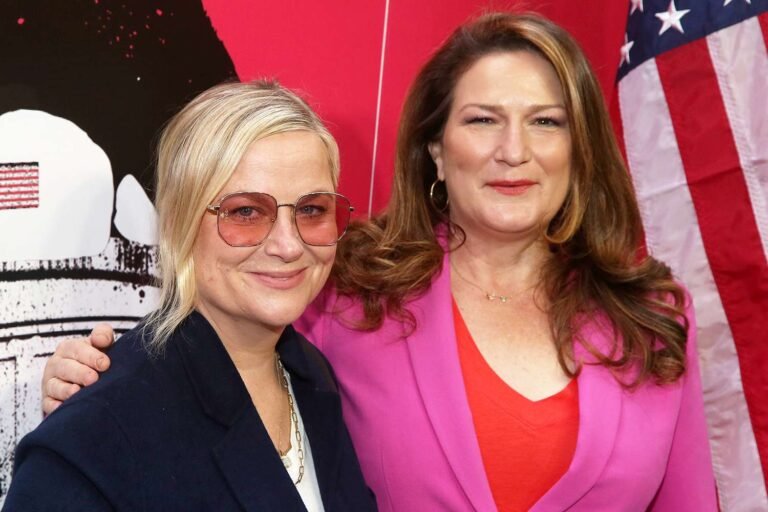 Amy Poehler Confronts a Passenger About Swearing and Noise on a Plane with Ana Gasteyer's Baby Nearby