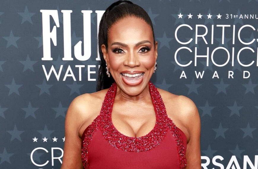 Sheryl Lee Ralph Shares a Fun Secret to Navigating Red Carpet Events at the Critics Choice Awards 2026