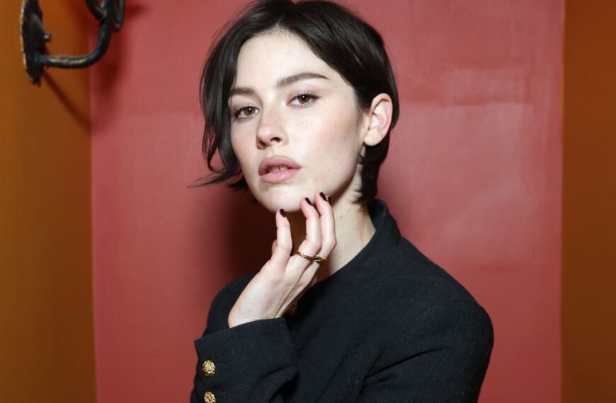 Gracie Abrams Shares Her New Year’s Eve Tradition of Reflecting and Burning Wishes with Friends