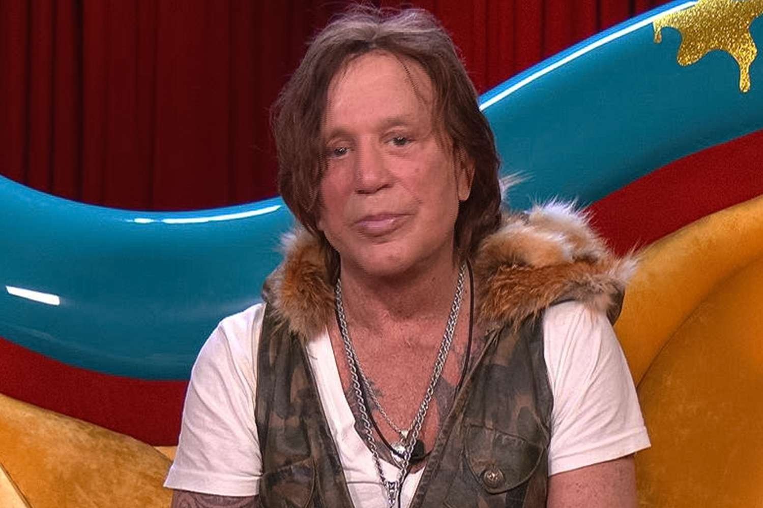 Mickey Rourke Hands Over His Shotgun to Authorities During GoFundMe Situation