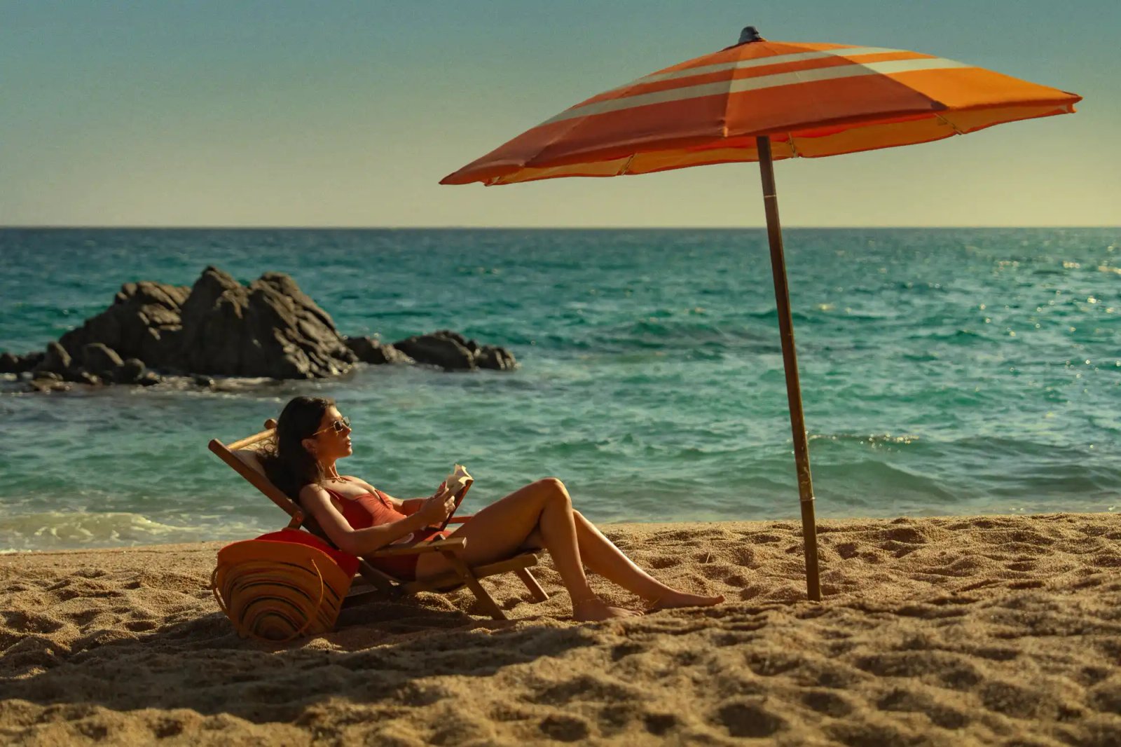 Emily Bader as Poppy in 'People We Meet on Vacation'