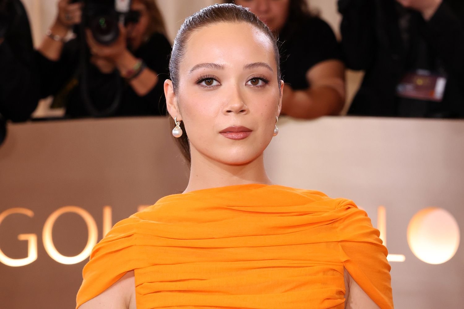 Laufey Sets the Record Straight on Her Name with Photographers at the 2026 Golden Globes Red Carpet