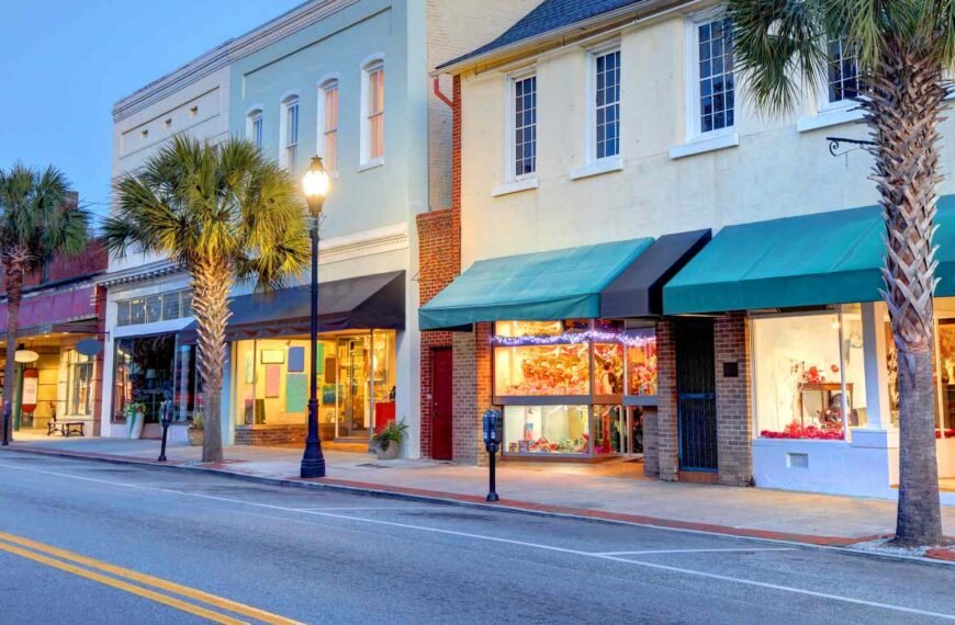 Influencer Shares Frustrating Experience at Local Boutique, and the Story Takes an Unexpected Twist Months Later