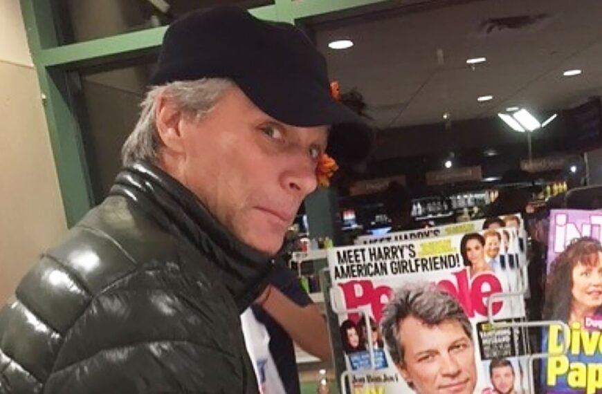 Jon Bon Jovi Embraces 2016 Throwback Trend with Heartfelt Nostalgic Photos