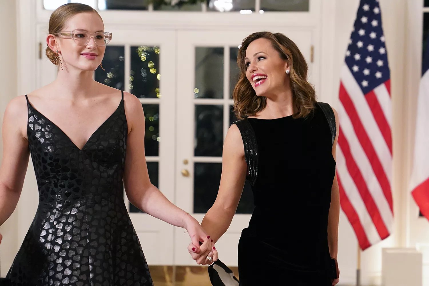 Jennifer Garner and her daughter Violet at the White House state dinner on December 1, 2022.