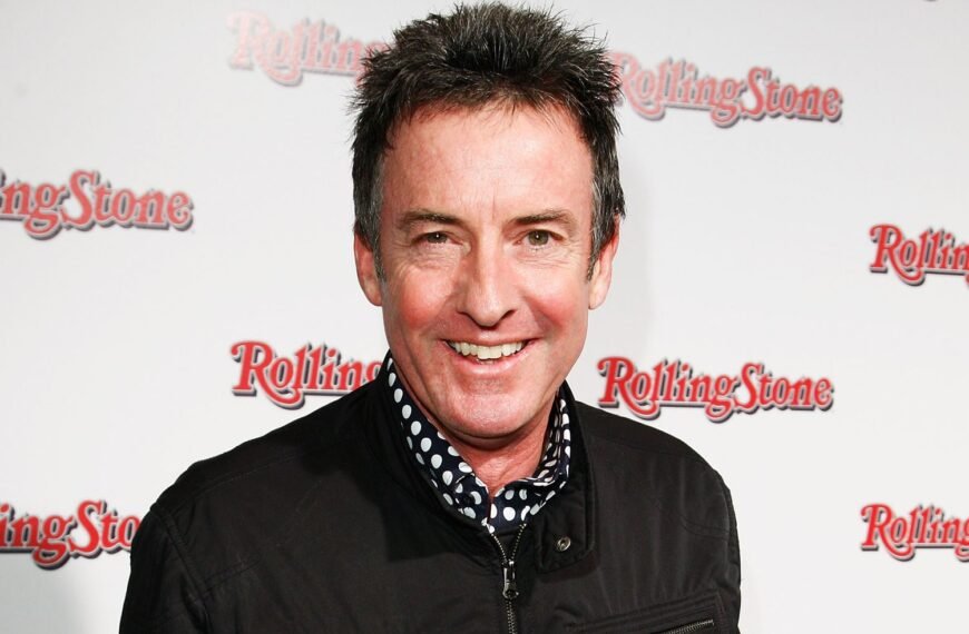 Remembering Rob Hirst: Midnight Oil's Founder and Drummer Passes Away at 70 After Battling Pancreatic Cancer