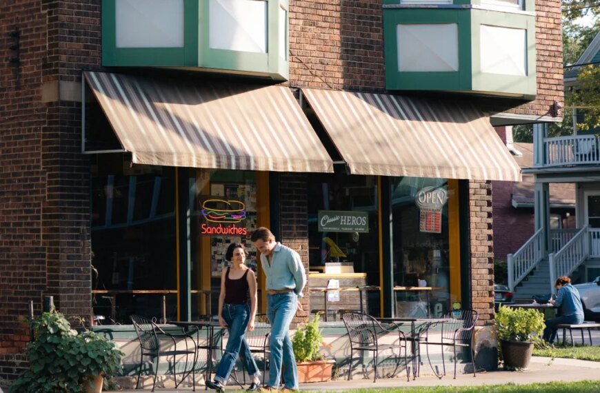 Carousel Review: Chris Pine and Jenny Slate Explore Second Chances in this Heartfelt Romantic Drama at Sundance Film Festival