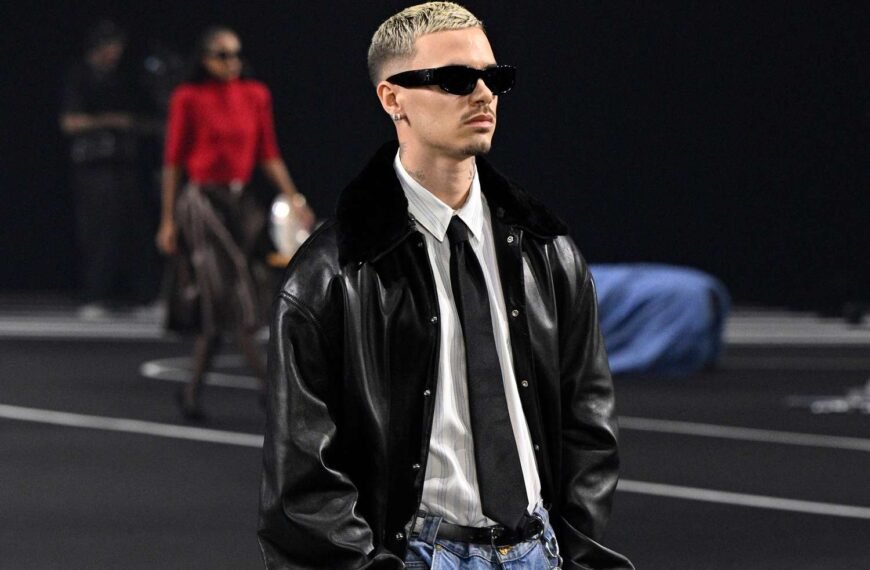 Romeo Beckham's Family Stands by Him at Paris Fashion Week During Tensions with Brooklyn