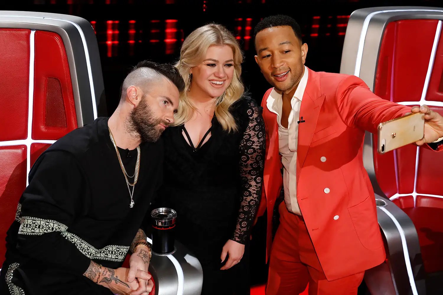 Adam Levine, Kelly Clarkson, John Legend on The Voice.