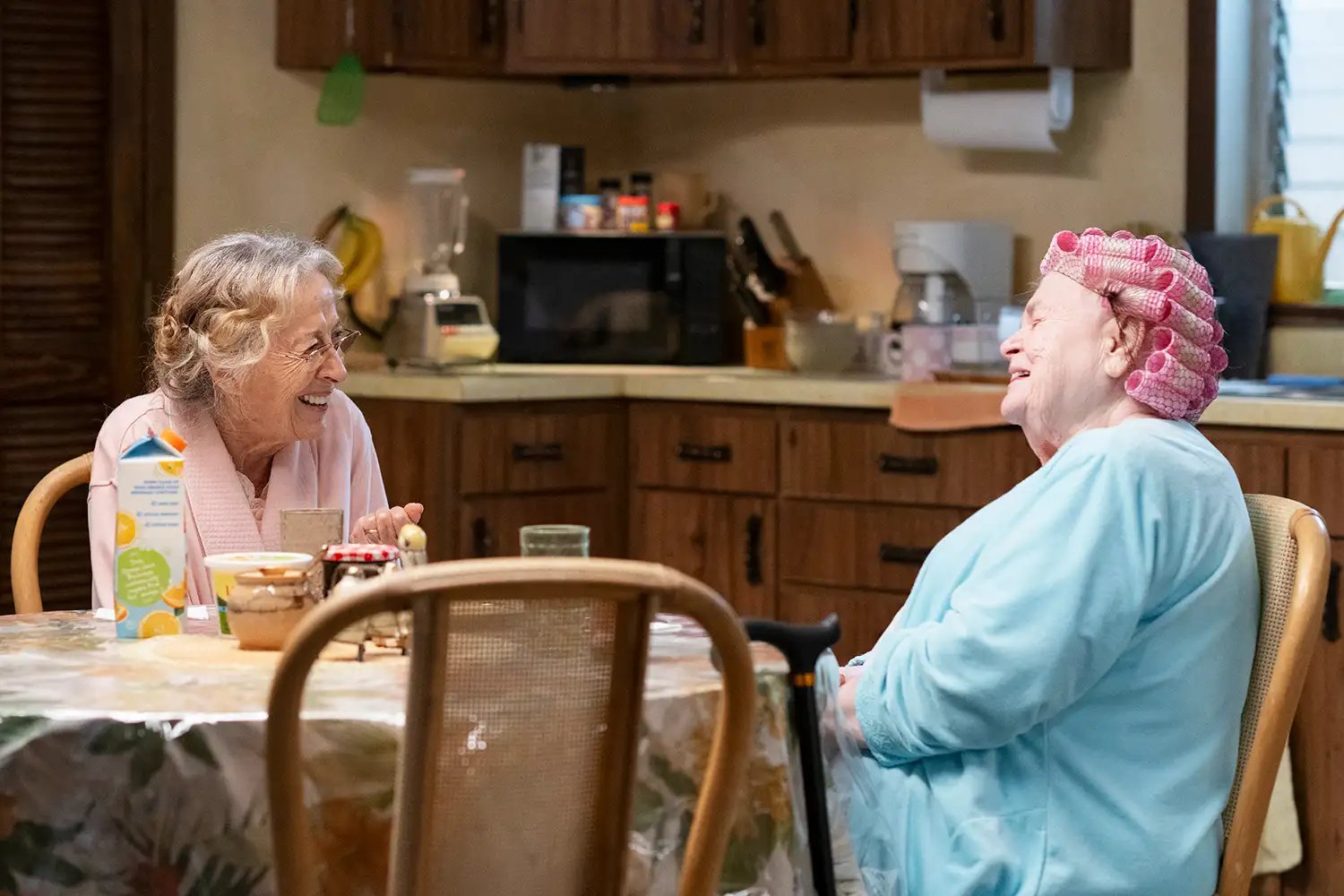 JUNE SQUIBB as Eleanor, RITA ZOHAR as Bessie in Eleanor the Great