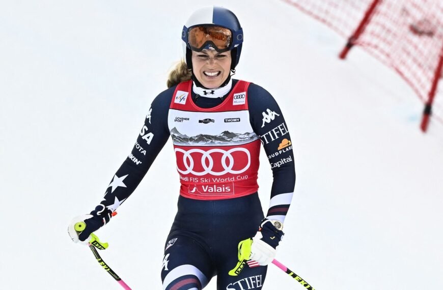 Lindsey Vonn Airlifted to Hospital After Injury in Final Race Before Winter Olympics