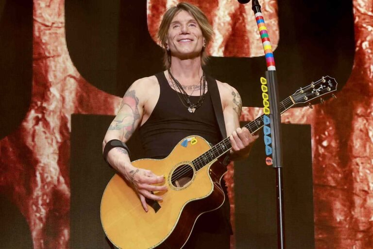 John Rzeznik Reflects on Playing the Iconic Guitar Solo in Goo Goo Dolls' 'Iris' and His Hilarious First Impressions