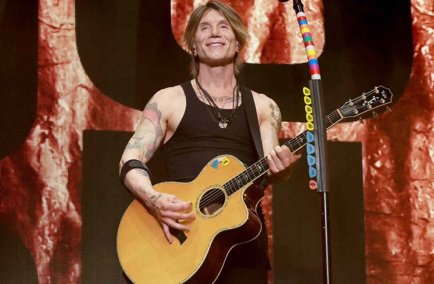 John Rzeznik Reflects on Playing the Iconic Guitar Solo in Goo Goo Dolls' 'Iris' and His Hilarious First Impressions