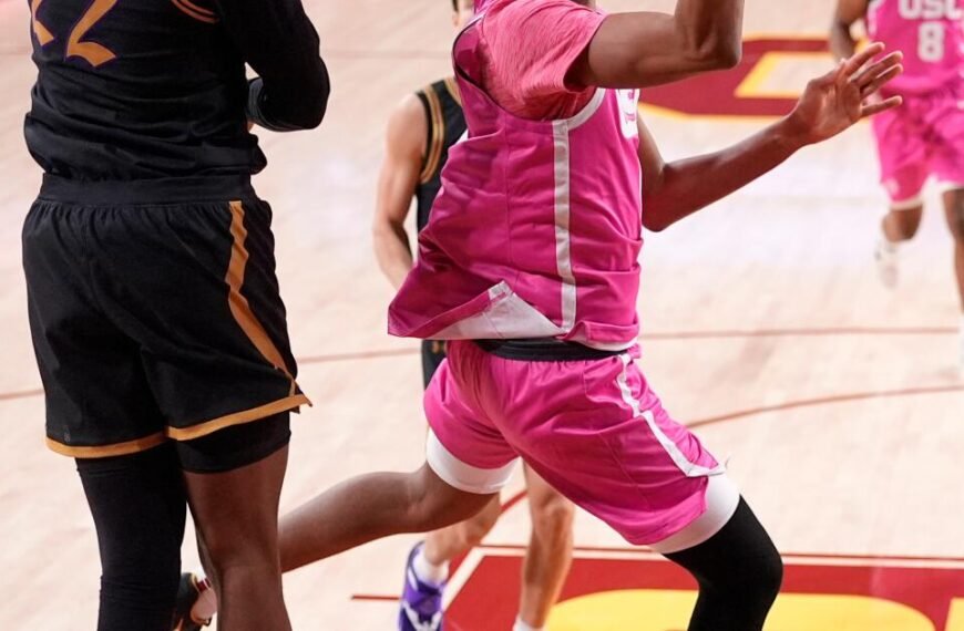 Alijah Arenas Faces Disappointment in USC's Loss to Northwestern