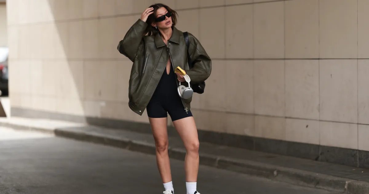 Alo Yoga’s Year-End Sale: Enjoy Up to 40% Off on Luxurious Activewear