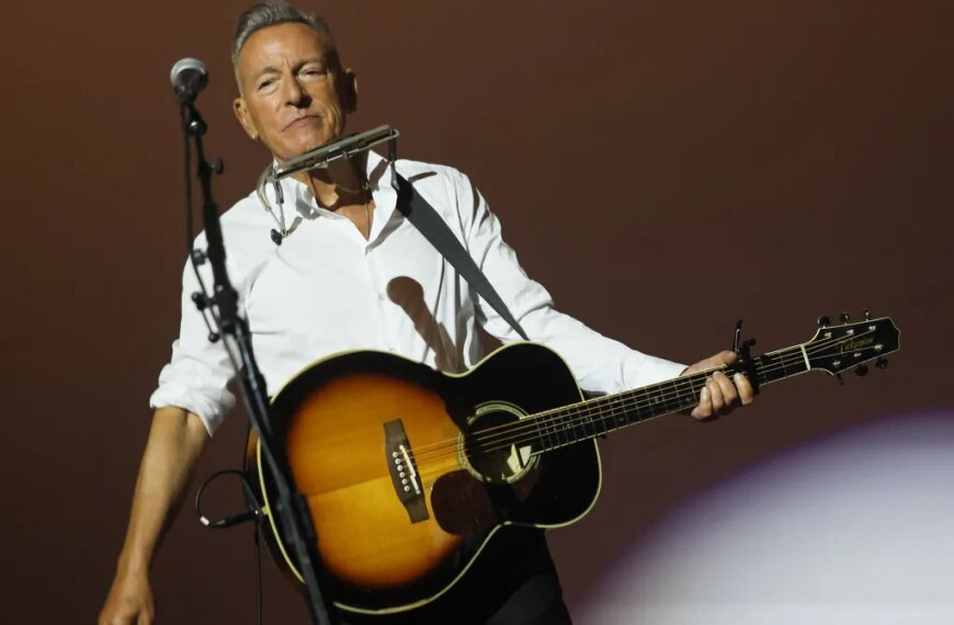 Bruce Springsteen Speaks Out Against ICE at New Jersey Benefit Concert