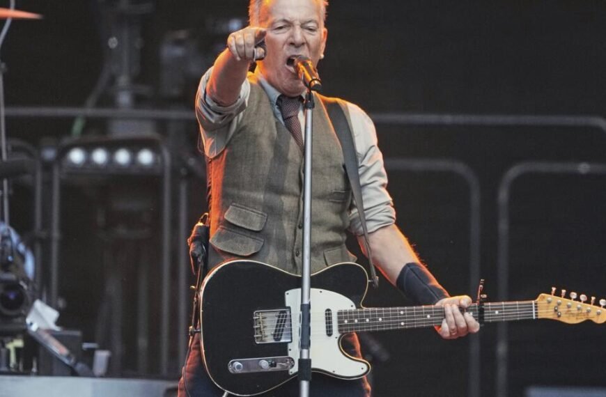 Bruce Springsteen's Protest Song Addresses Minneapolis Killings and Critiques Trump