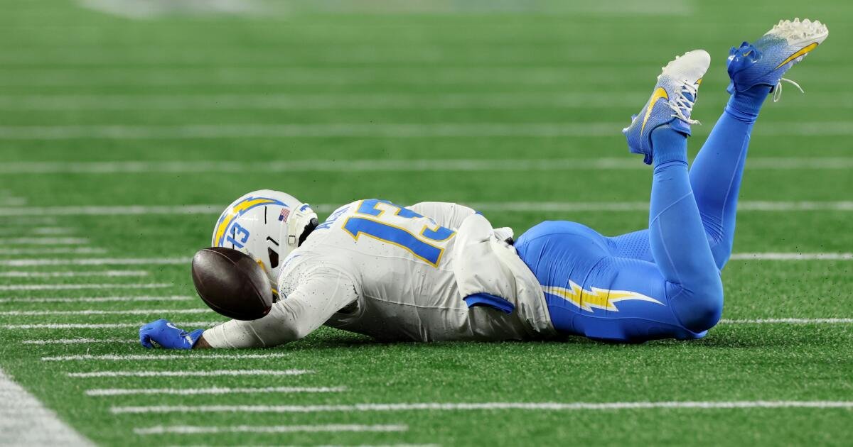 Chargers Bow Out of the Season After Tough Loss to Patriots