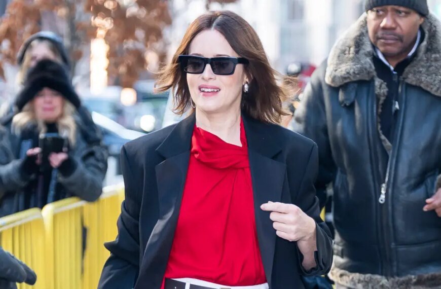 Claire Foy Shows Us How to Style White Pants as a Fresh Alternative to Skinny Jeans, and We're Onboard