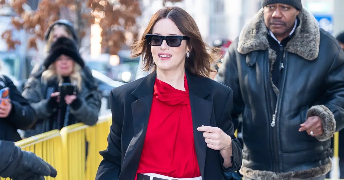 Claire Foy Shows Us How to Style White Pants as a Fresh Alternative to Skinny Jeans, and We're Onboard