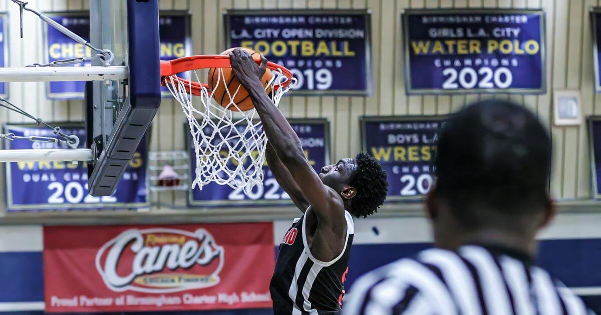 Cleveland Tops Birmingham in Important City Section Basketball Matchup