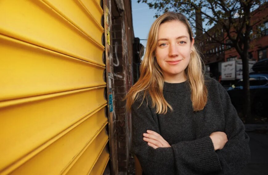 Comedian Isabel Hagen Signs Deal for Her First Hour Special 'Isabel Hagen At The Bitter End'