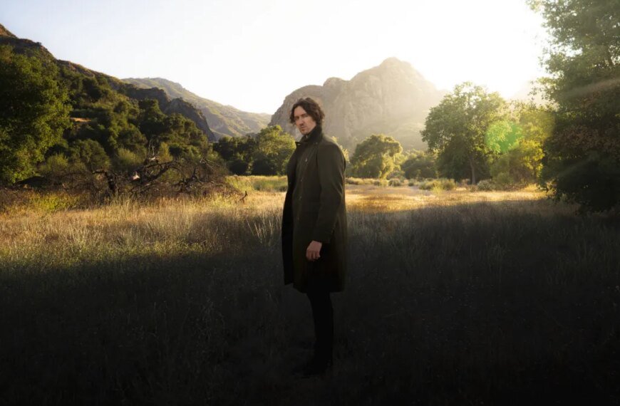 Dean Lewis Leaves Universal Music: What This Means for His Career