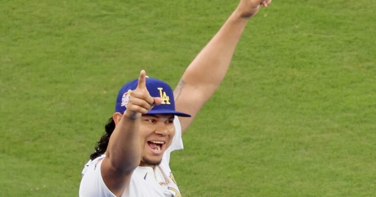 Dodgers and Brusdar Graterol Reach Agreement to Skip Arbitration