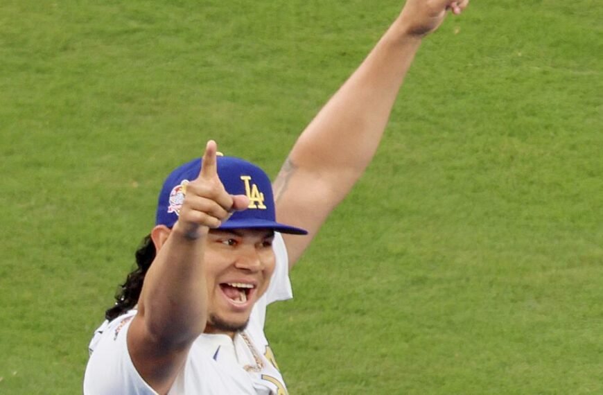 Dodgers and Brusdar Graterol Reach Agreement to Skip Arbitration