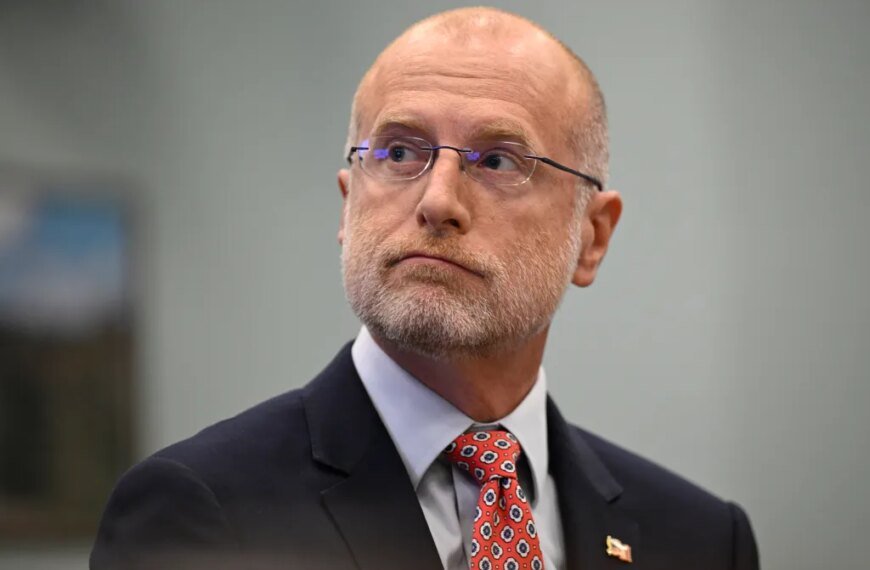 FCC Chairman Brendan Carr Critiques Local TV Stations for Following National Networks Too Closely