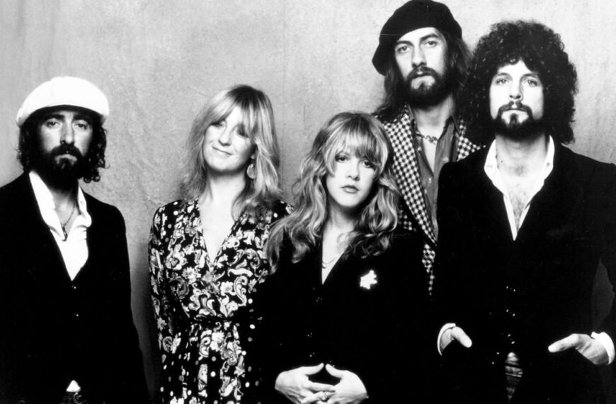 Fleetwood Mac's 'Landslide' Makes Its Billboard Hot 100 Debut 50 Years After Release