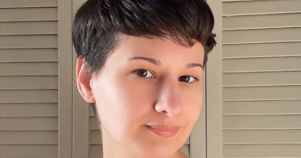 Gypsy Rose Blanchard Debuts Her New Pixie Cut After Cutting Off Her Damaged Blonde Hair