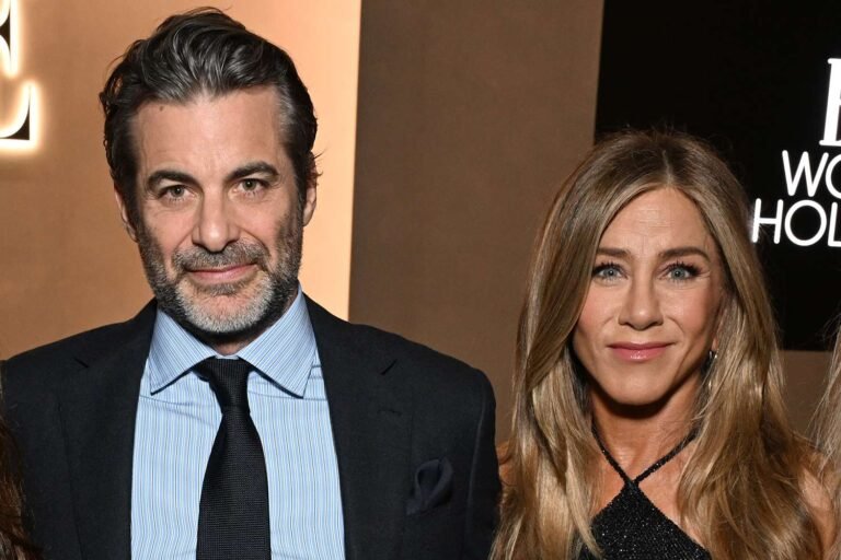 Jennifer Aniston Shares Her Gratitude and Pride in Dating Jim Curtis: A Look at Their Meaningful Relationship