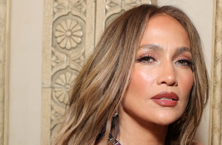 Jennifer Lopez Dazzles in a Stunning Ruby Sequin Gown Perfect for Showstopping Moments