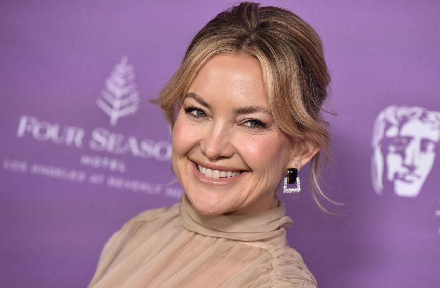 Kate Hudson Inspired Me to Tackle Chest Wrinkles — I'm Adding a Red Therapy Mask to My Skincare Routine