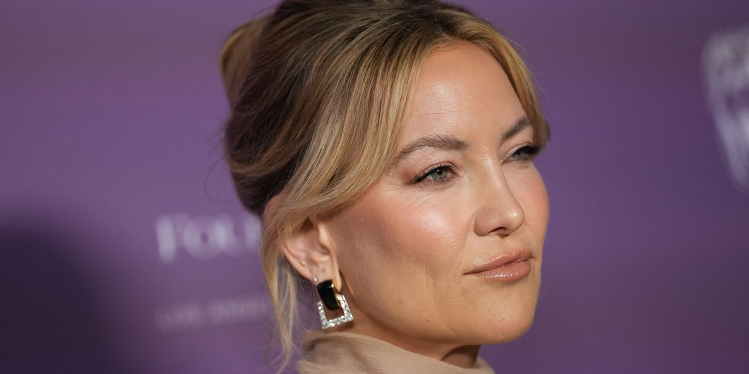 Kate Hudson's White Lace Dress: A Closer Look at Its Unique Sculptural Hips
